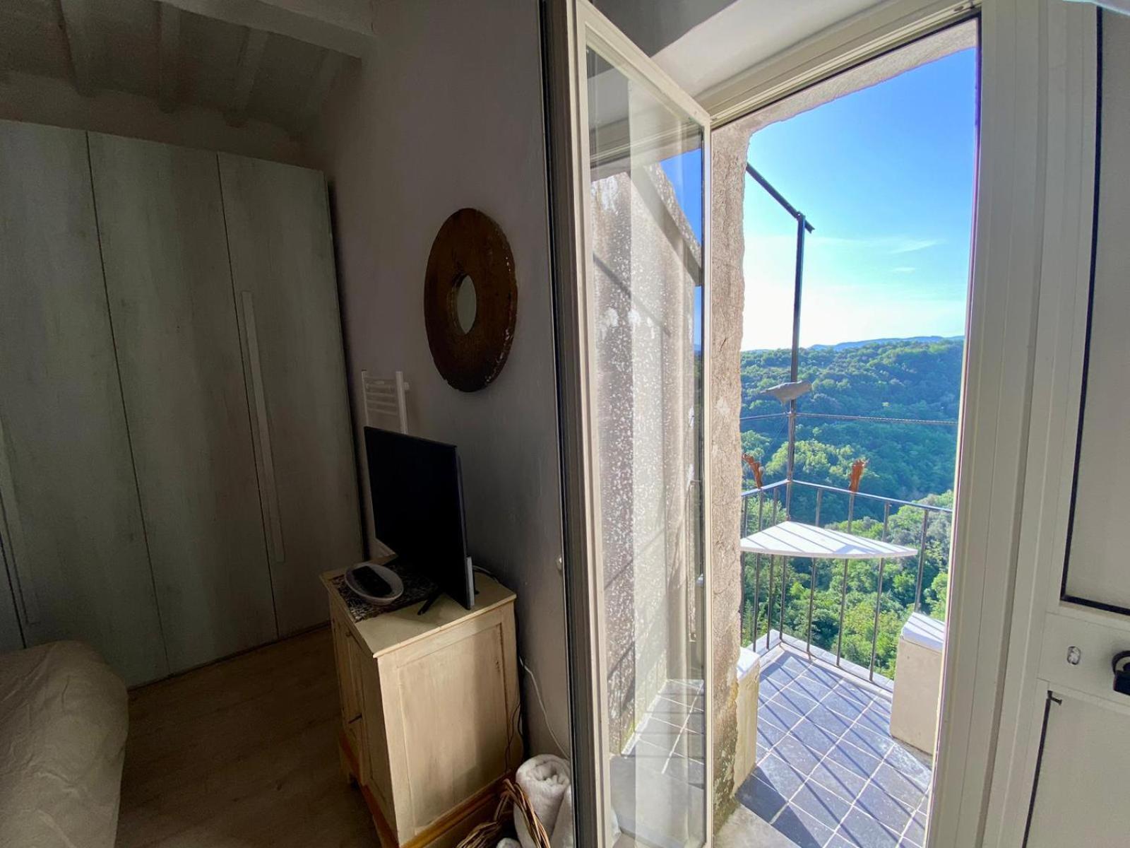 Apartamento La Sorpresa Sul Bastione With Panoramic Balcony Pitigliano Exterior foto